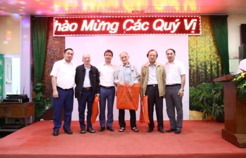 Thép Việt – Sing gặp mặt CB CNV hưu trí qua các thời kỳ